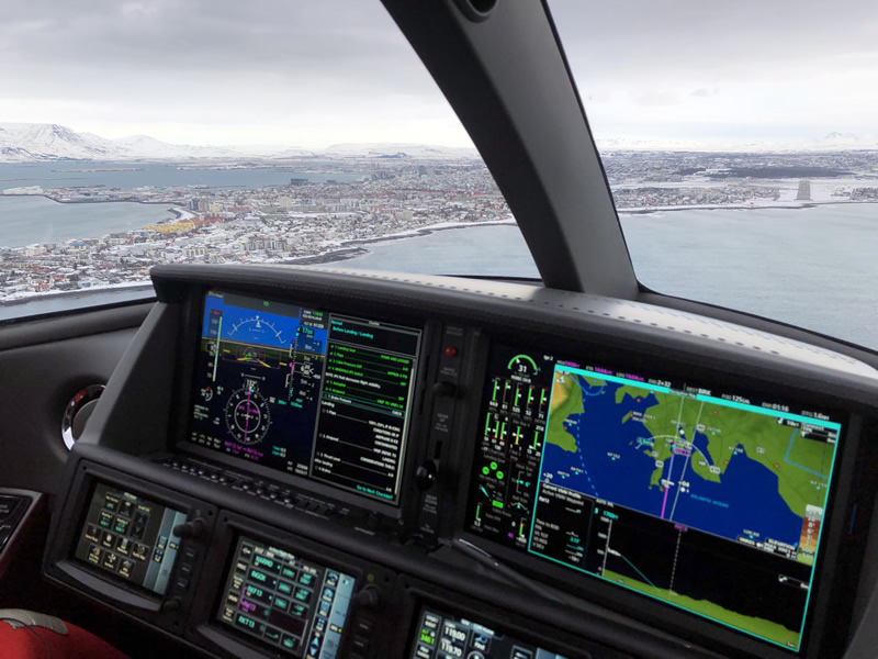 Cirrus Vision Jet SF50 G2 en approche finale à Reykjavik