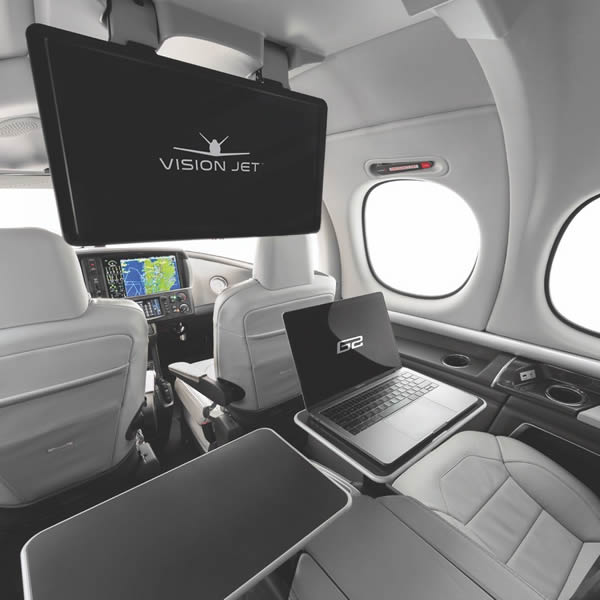Un écran de 22 pouces pour les passagers du Cirrus Vision Jet